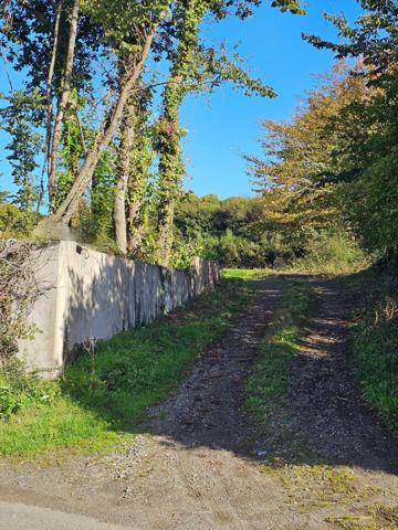 Terrain constructible, quartier du Vieux Bourg - Sainte Barbe