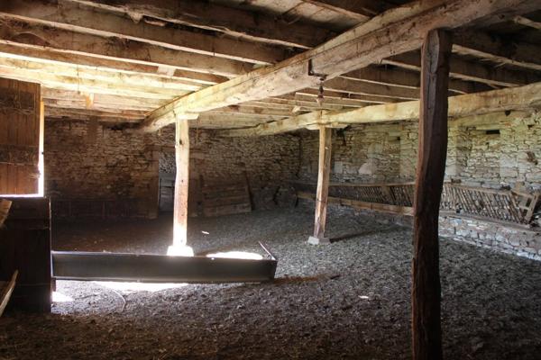 Granges authentiques sur 13,14 hectares