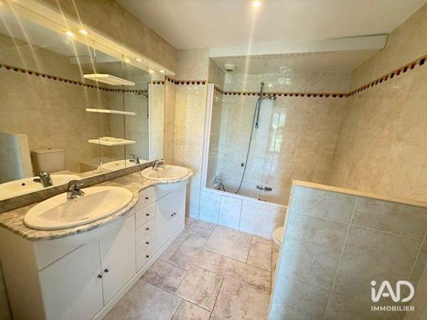 Appartement à vendre 4 pièces 119 m² Saint-Laurent-du-Var