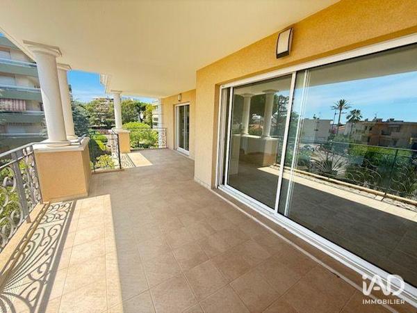 Appartement à vendre 4 pièces 119 m² Saint-Laurent-du-Var