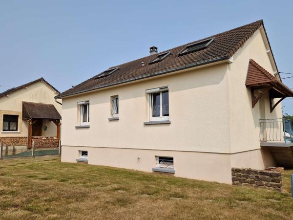 Maison de bourg sur sous-sol à SPAY avec 4  chambres jardin