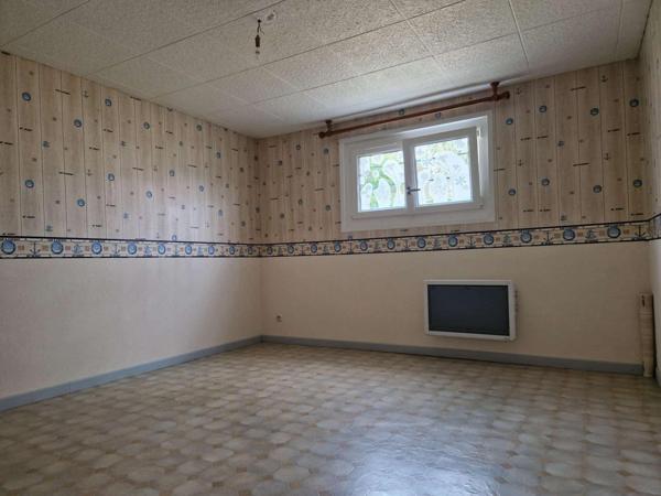 Maison de bourg sur sous-sol à SPAY avec 4  chambres jardin