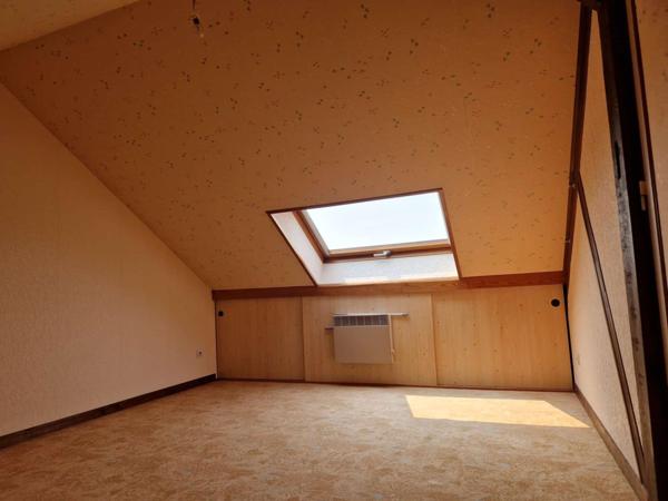 Maison de bourg sur sous-sol à SPAY avec 4  chambres jardin