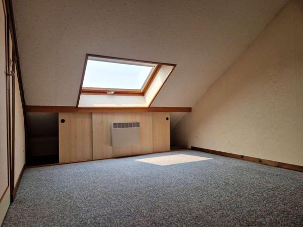 Maison de bourg sur sous-sol à SPAY avec 4  chambres jardin