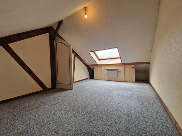 Maison de bourg sur sous-sol à SPAY avec 4  chambres jardin