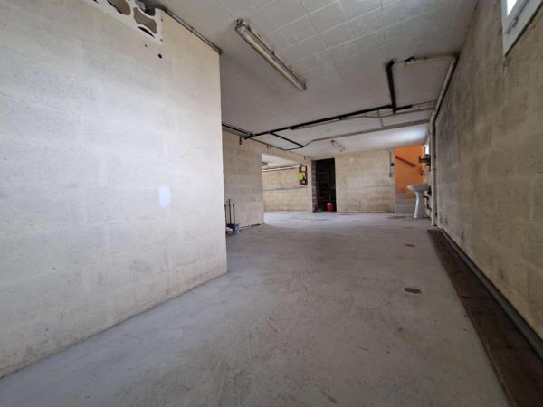 Maison de bourg sur sous-sol à SPAY avec 4  chambres jardin