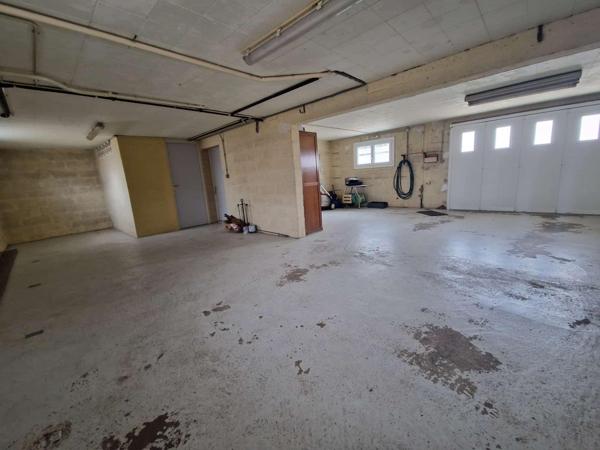 Maison de bourg sur sous-sol à SPAY avec 4  chambres jardin