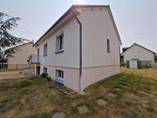 Maison de bourg sur sous-sol à SPAY avec 4  chambres jardin