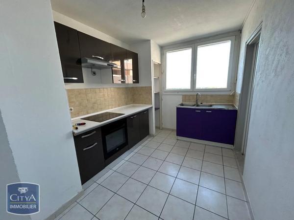 Appartement à louer 4 pièces 72.61m² Marignane (13700)