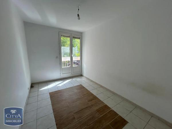 Appartement à louer 4 pièces 72.61m² Marignane (13700)