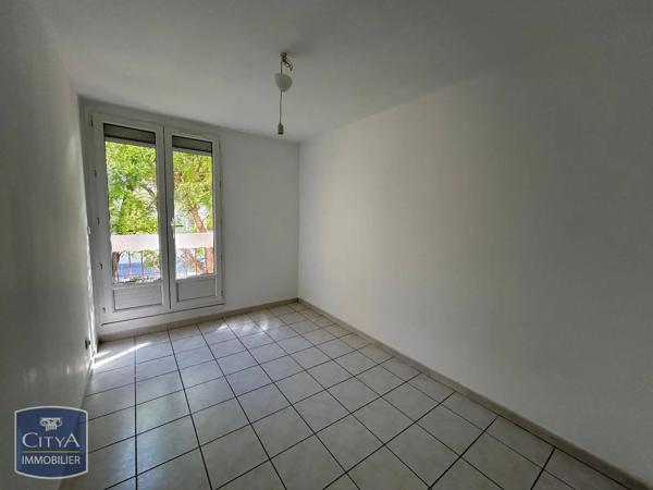 Appartement à louer 4 pièces 72.61m² Marignane (13700)