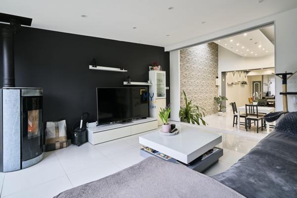 LARGE 1930 - ON POSE SES MEUBLES