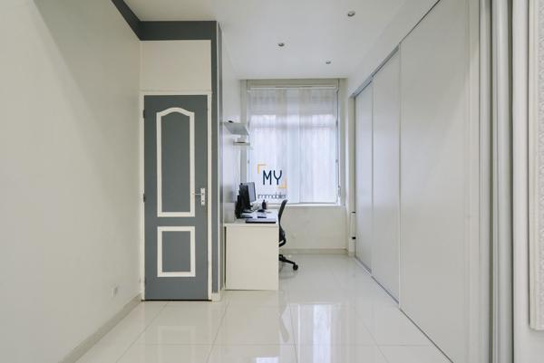 LARGE 1930 - ON POSE SES MEUBLES