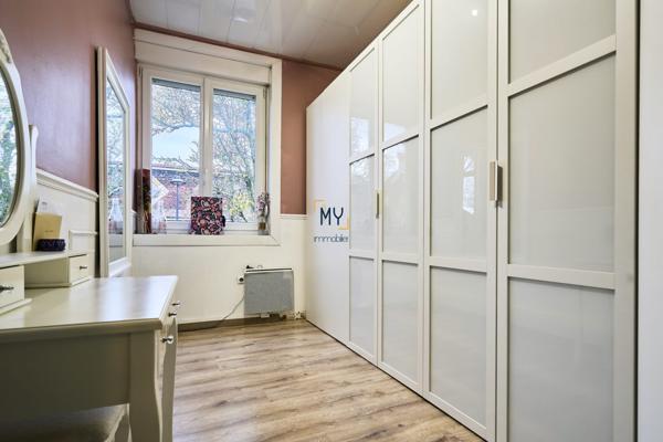 LARGE 1930 - ON POSE SES MEUBLES