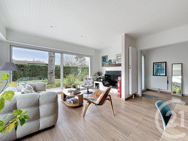 Maison à vendre  4 pièces - 129,40 m 2   GUJAN MESTRAS  - 33