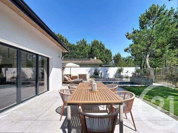 Maison à vendre  4 pièces - 129,40 m 2   GUJAN MESTRAS  - 33