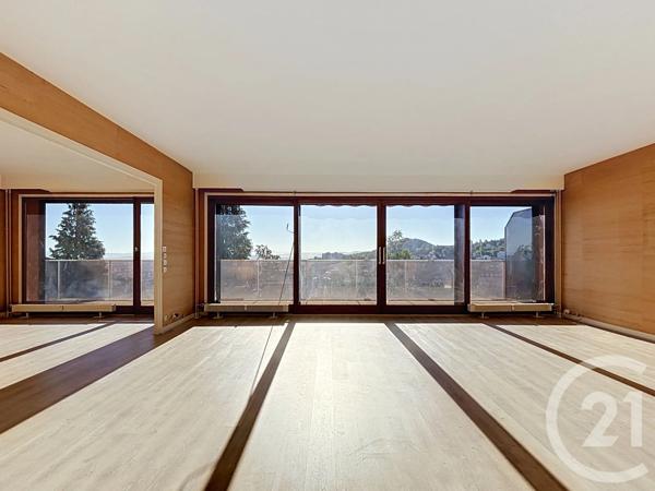 Appartement F6 à vendre  6 pièces - 150 m 2   ROYAT  - 63