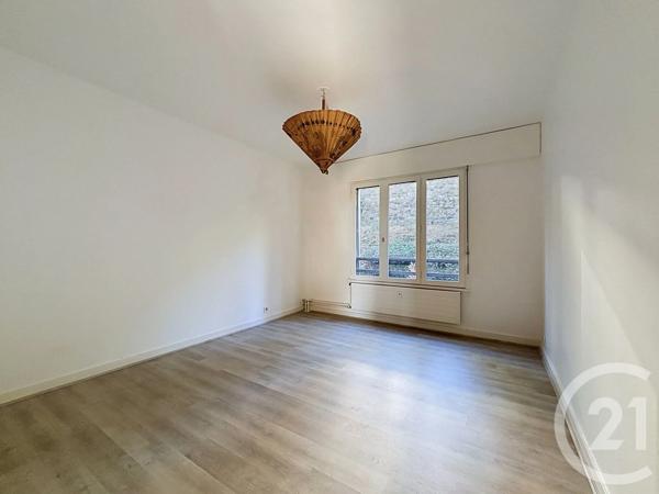 Appartement F6 à vendre  6 pièces - 150 m 2   ROYAT  - 63