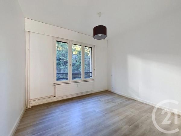 Appartement F6 à vendre  6 pièces - 150 m 2   ROYAT  - 63