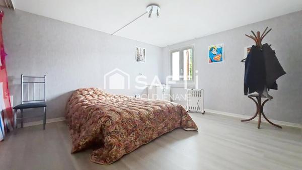 PLAIN-PIED de 70 m2 sur 500 m2 de terrain, 2 chambres...