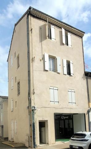 IMMEUBLE DE RAPPORT , RENDEMENT 10,13 %  225 000 EUROS