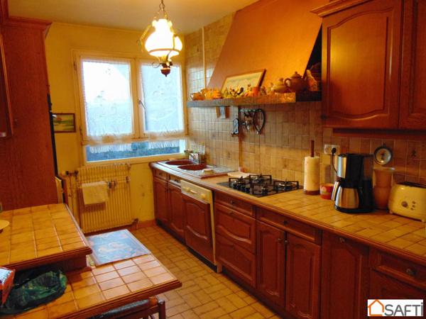 PAVILLON 3 CHAMBRE AVEC SOUS-SOL ET GARAGE INDEPENDANT