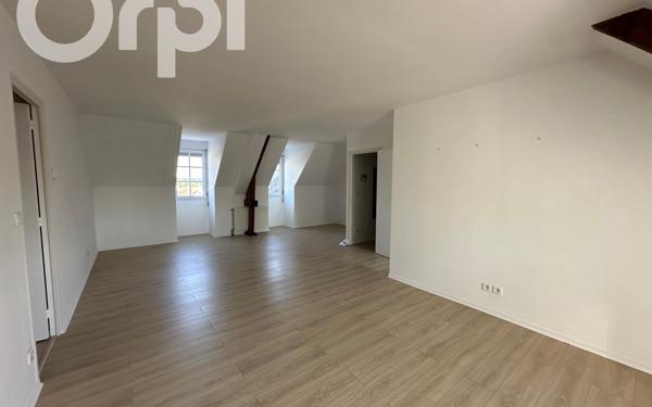 Appartement à louer    4 pièces •  Senlis