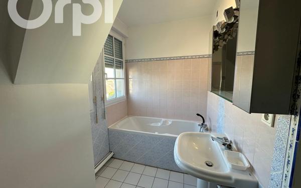 Appartement à louer    4 pièces •  Senlis