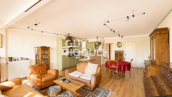 APPARTEMENT À VENDRE DE 5 PIÈCES DE 108,00 M²