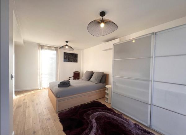 Montreuil (93100) Belle Villa neuve avec petit jardin et toit terrasse