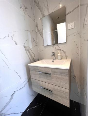 Montreuil (93100) Belle Villa neuve avec petit jardin et toit terrasse