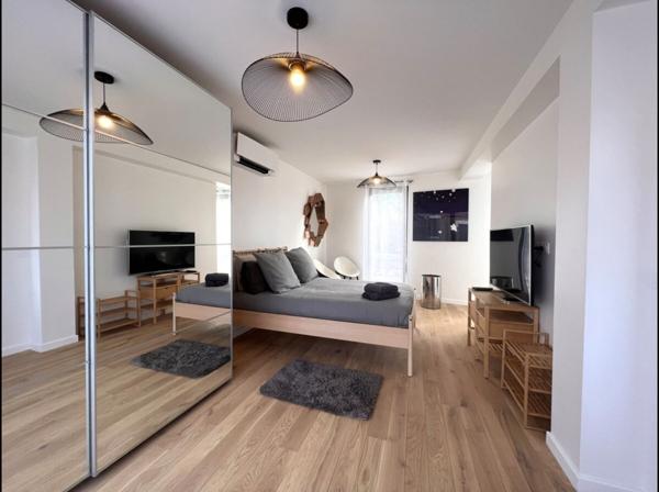 Montreuil (93100) Belle Villa neuve avec petit jardin et toit terrasse