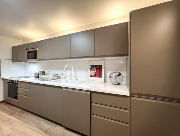 Montreuil (93100) Belle Villa neuve avec petit jardin et toit terrasse