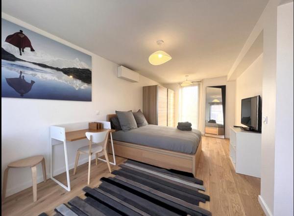 Montreuil (93100) Belle Villa neuve avec petit jardin et toit terrasse