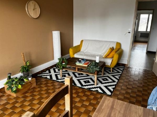 Appartement de 38.78 m² au 2éme étage d'un petit immeuble proche du centre-ville