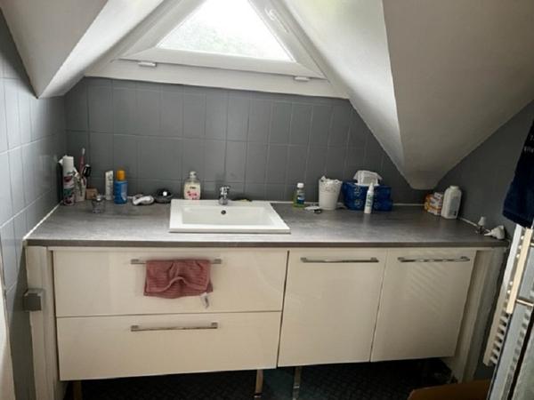 Appartement de 38.78 m² au 2éme étage d'un petit immeuble proche du centre-ville