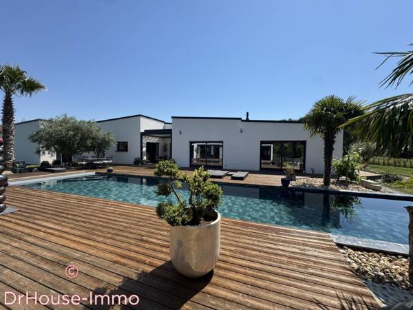Maison à vendre 7 pièces de 250 m²