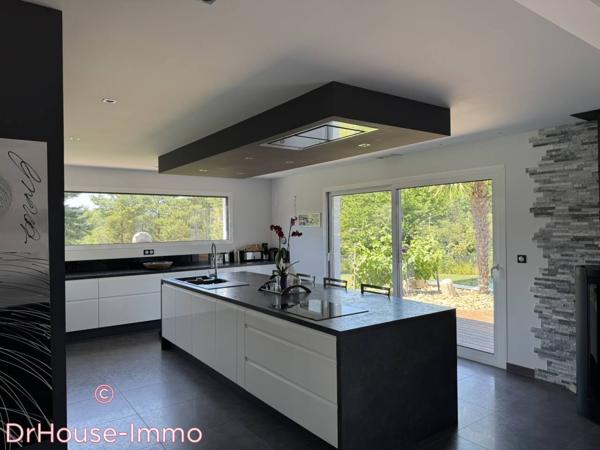Maison à vendre 7 pièces de 250 m²