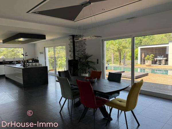 Maison à vendre 7 pièces de 250 m²