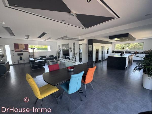 Maison à vendre 7 pièces de 250 m²