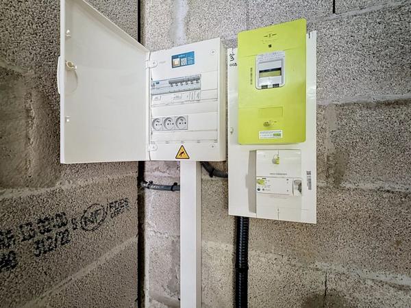 Location Local commercial 154 m2 à Saint-Quentin-Fallavier