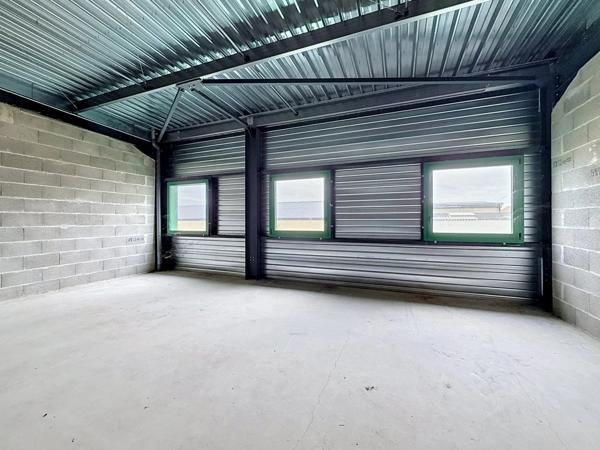 Location Local commercial 154 m2 à Saint-Quentin-Fallavier
