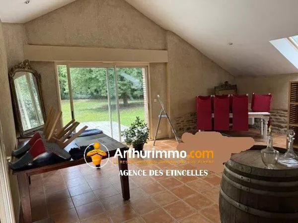 Location                                                      Maison
                        
                     6 pièces                      170 m2                     à Bourgbarré