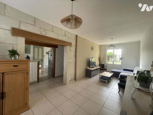 Maison ancienne rénovée, dépendances et jardin clos