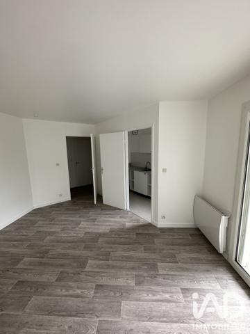 Location studio 28,69 m² Combs-la-Ville