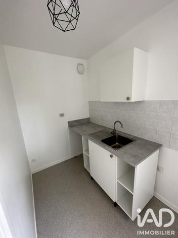 Location studio 28,69 m² Combs-la-Ville