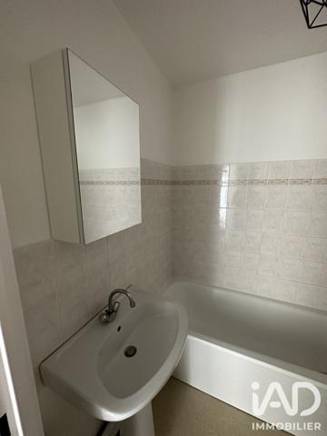 Location studio 28,69 m² Combs-la-Ville