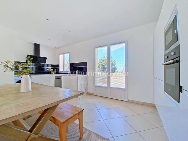 Vente                                                      Maison
                        
                     4 pièces                      83 m2                     à Limeil-Brévannes