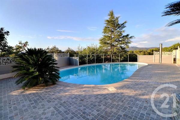 Maison à vendre  7 pièces - 196 m 2   ST RAPHAEL  - 83