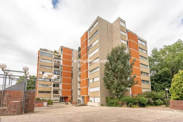 Vente                                                      Appartement
                        
                     3 pièces                      70 m2                     à Sucy-en-Brie